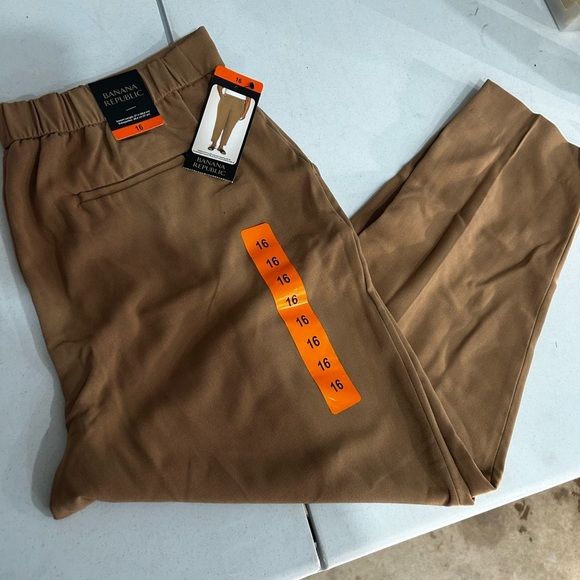 Banana Republic women’s stretchy work pants - Picture 5 of 5